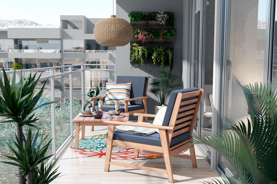 Un balcón con un juego de terraza.