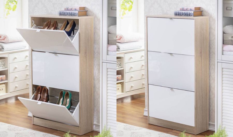 Dos fotos de un mueble zapatero de madera clara con compartimentos blancos. En una foto están abiertos y en la otra, cerrados. 