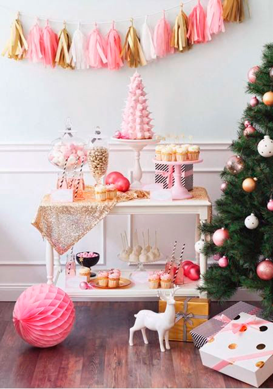 combinar decoración dorada navidad rosado