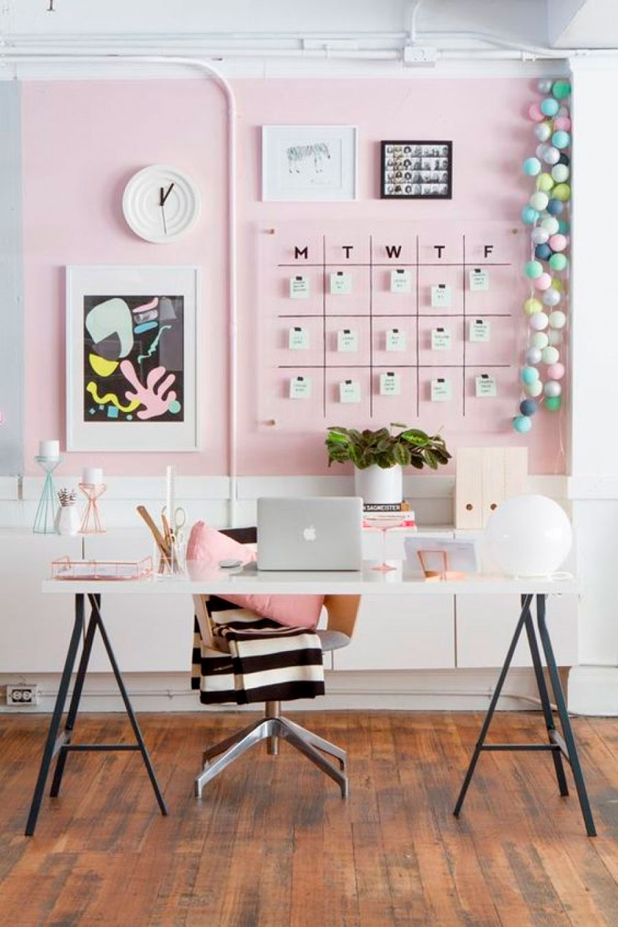 espacio estudio femenino rosa