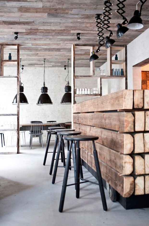 tres decisiones tomar bar casa madera rustica pisos negros